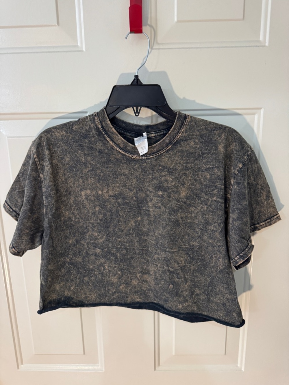 Gildan Washed Black Cropped Crewneck Tee - Size M - 100% cotton